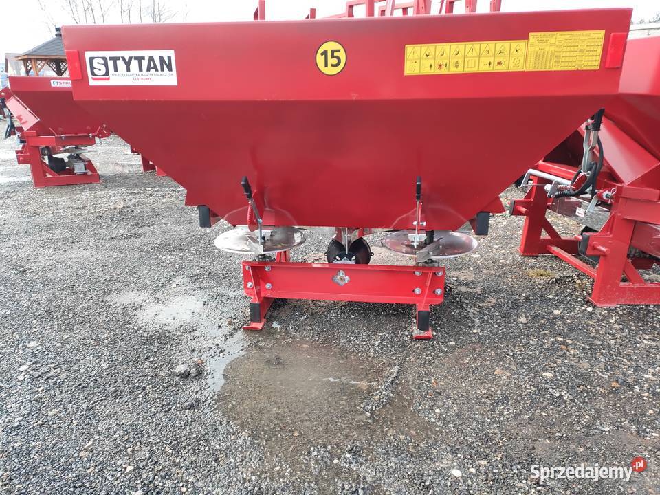 Rozsiewacz nawozu hydraulika STRUMYK TYTAN 22