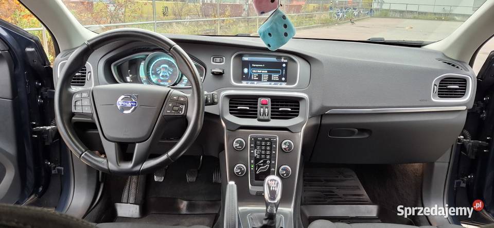 Volvo v40 2014r T2 16 benzyna 98 przebiegu Gdynia
