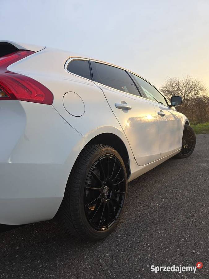 Volvo V40 R Design D4 nieuszkodzony wielkopolskie Turek