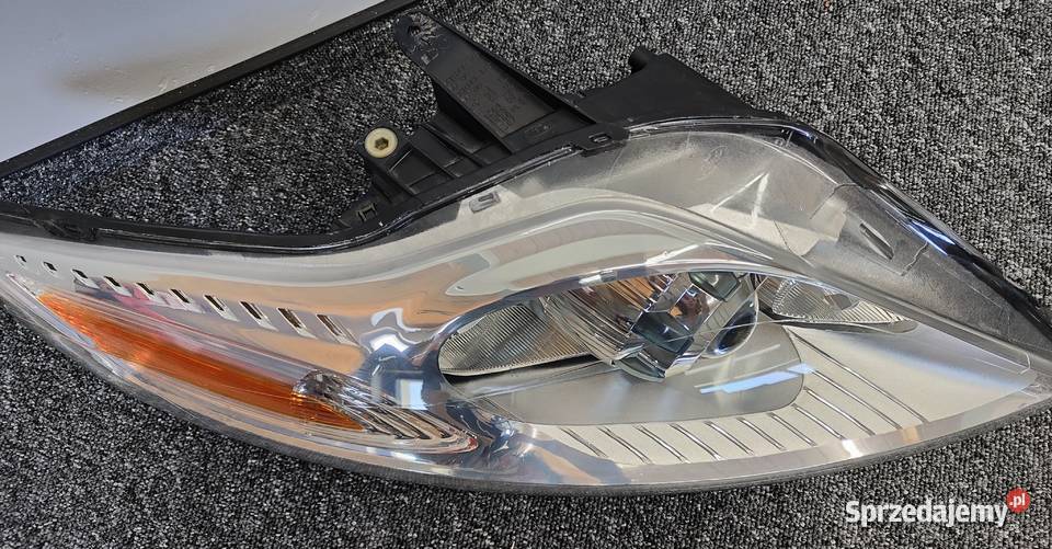 Reflektor Xenon Ford Mondeo MK4 przed lift Kielcza sprzedam