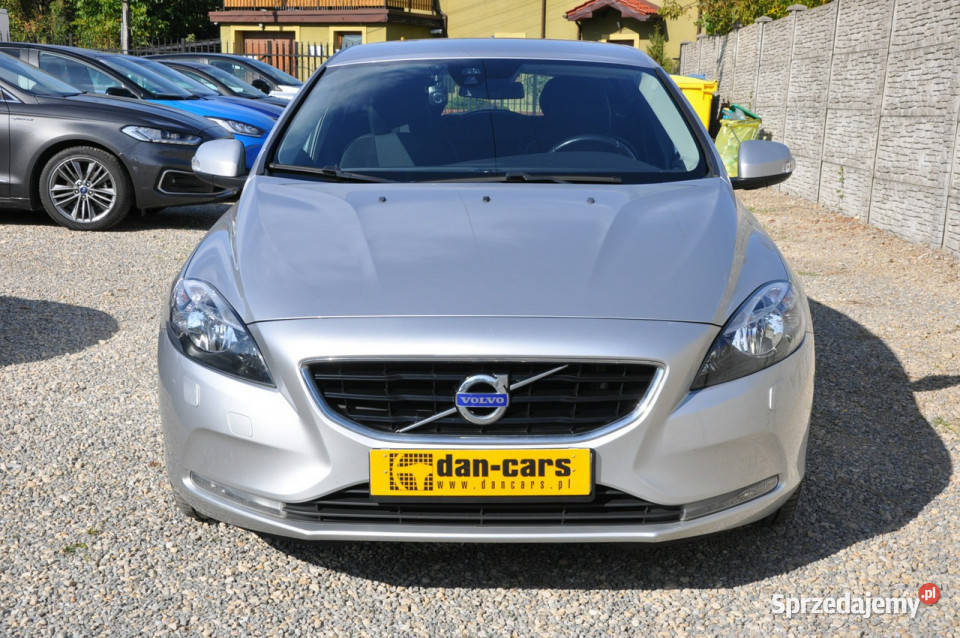 Volvo V40 16T 150 T3 Momentum Nowy Rozrząd i Rok produkcji 2015 śląskie Dąbrowa Górnicza sprzedam