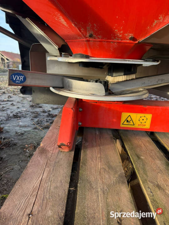 Rozsiewacz KUHN RAUCH Axis M 302 QV8 2020 r Poganowo