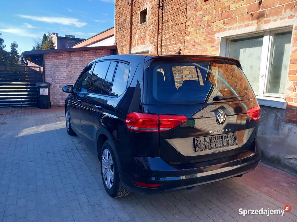 VW Touran 12 benzyna 116 2017r Konin sprzedam