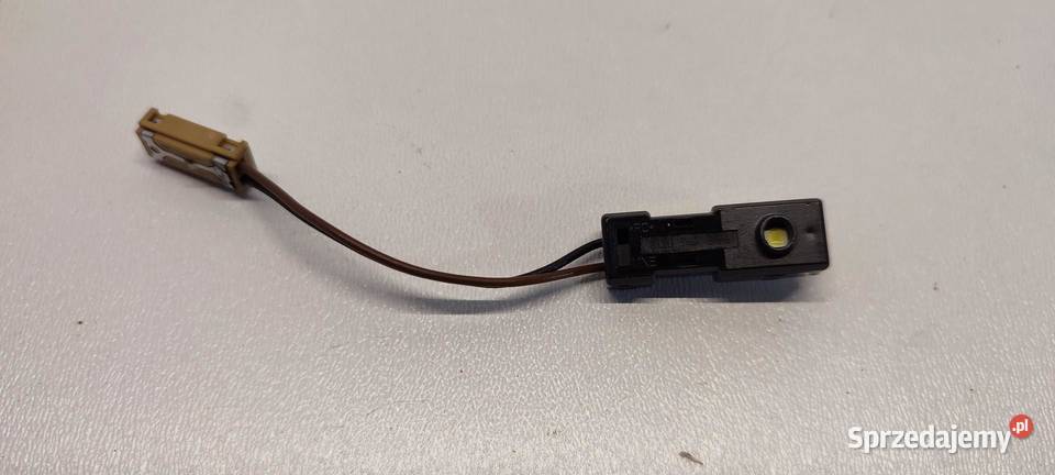 AUDI Q3 8U LAMPKA KABINY 8U0947356 Oświetlenie kabiny