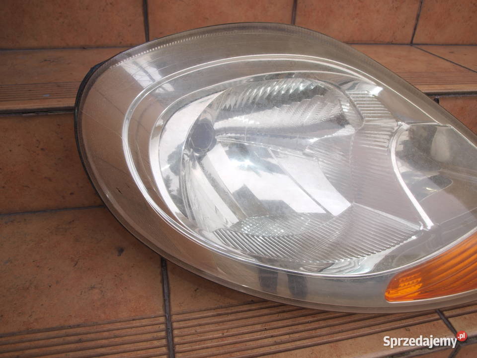 Opel Vivaro lampy przód 2007 2014r europa Kalisz