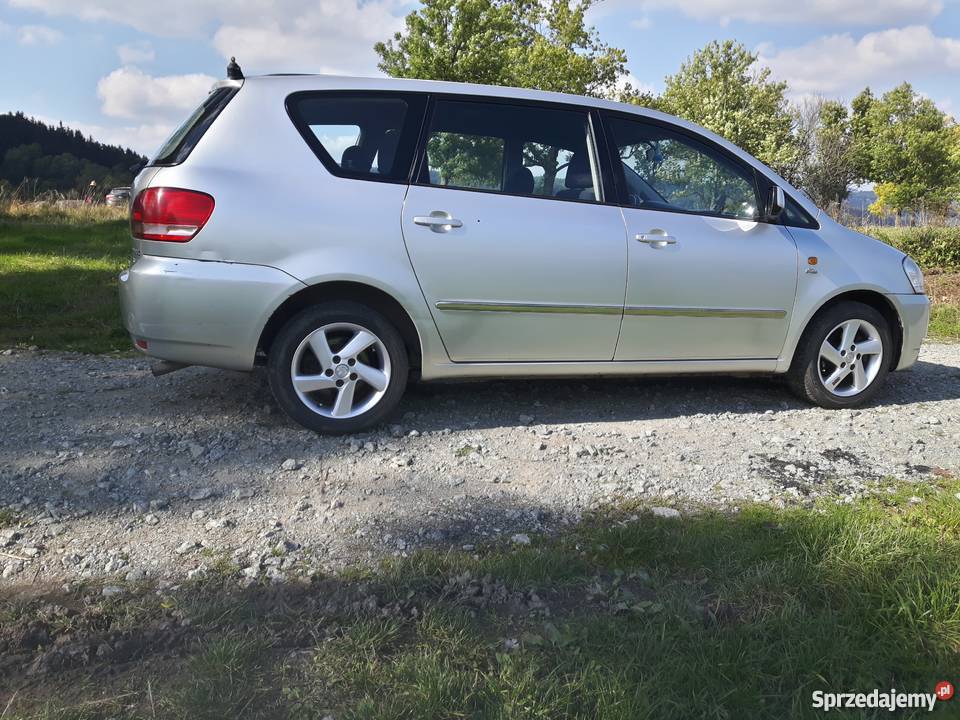 Toyota avensis verso 2002