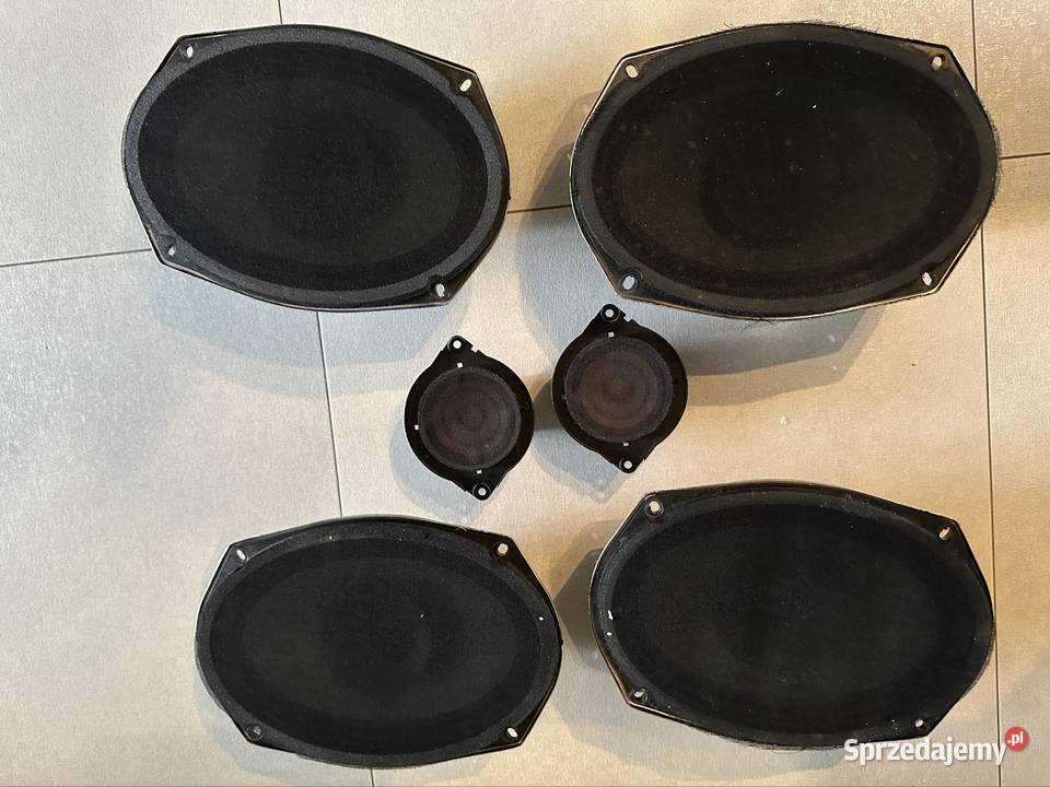 Głośniki kpl 6 RAM 1500 Rok produkcji 2019