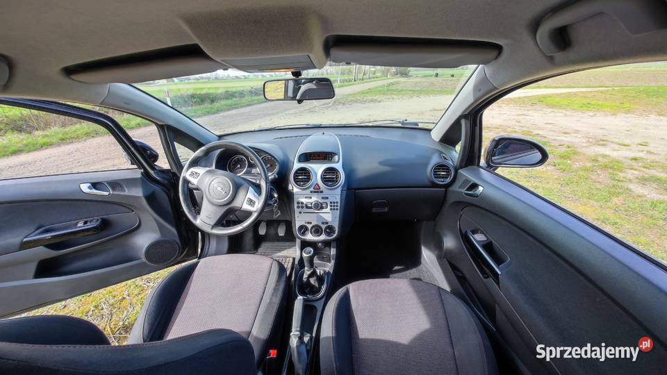 Sprzedam Opel Corsa D 12 prywatna 1200cm3 Drążna