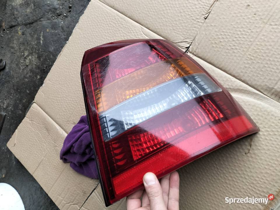 ASTRA G LAMPA TYŁ TYLNA PRAWA ASTRA 2 G 2 lampy tylne Kamień-Kolonia
