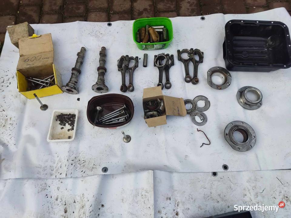 Fiat 126P fabrycznie oryginalny wałek rozrządu i Zestawy naprawcze Górka Pabianicka