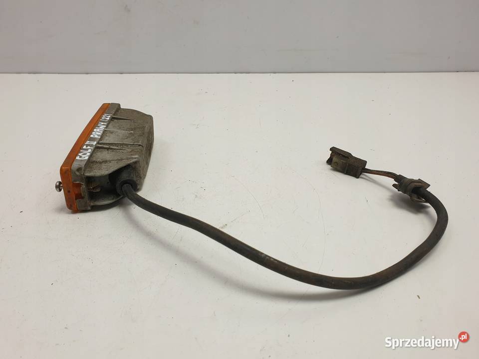 VW Golf II PRAWY PRZEDNI KIERUNKOWSKAZ Przód osobowe Rudka