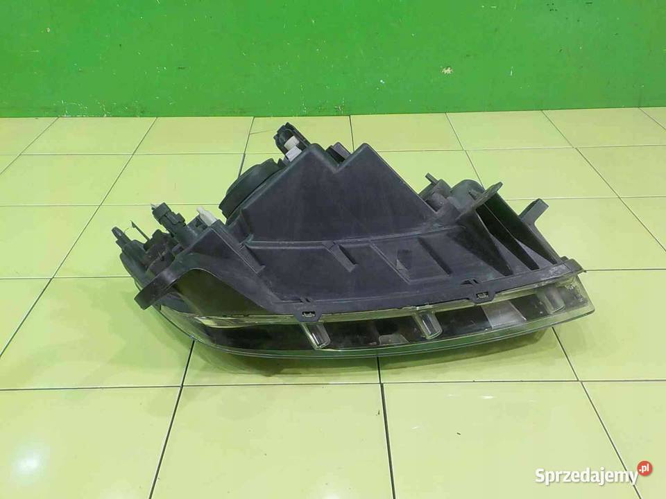 DACIA SANDERO II STEPWAY 09 B 15r lampa lewa osobowe