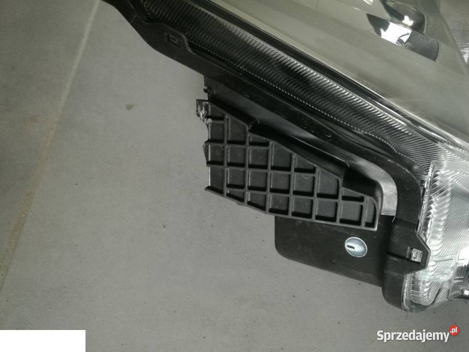 SUZUKI VITARA REFLEKTOR 2016 PRAWY osobowe Kozubszczyzna sprzedam