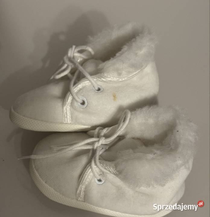 Białe buciki niemowlęce z futerkiem Sznurowadła Pruszków