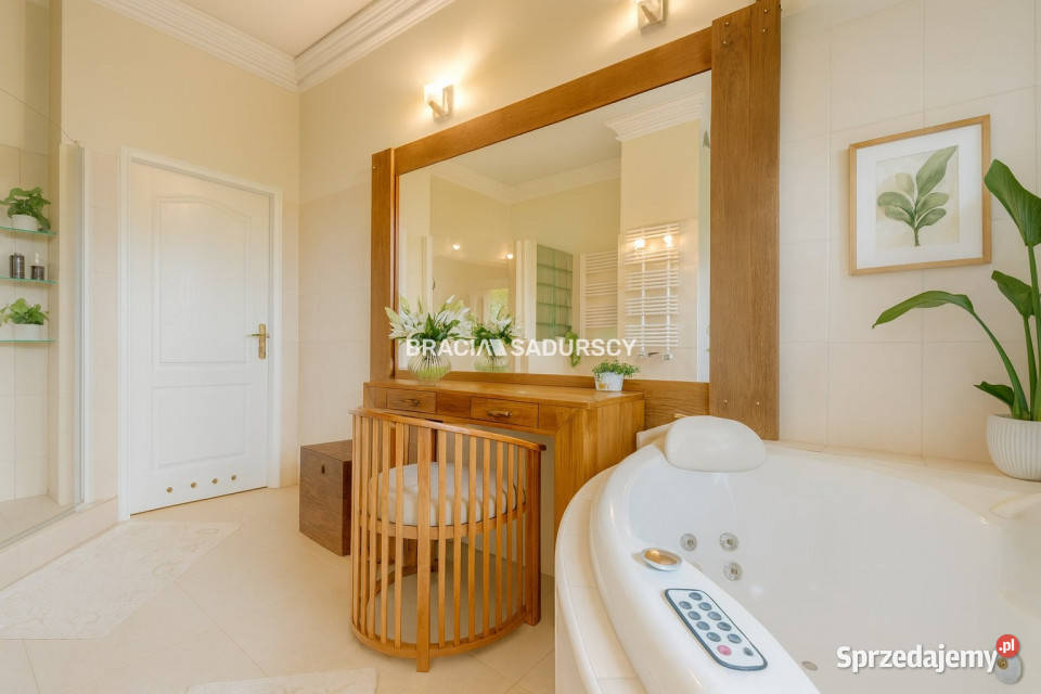 sprzedaży domu wolnostojącego 530m2 Kraków Sprzedaż