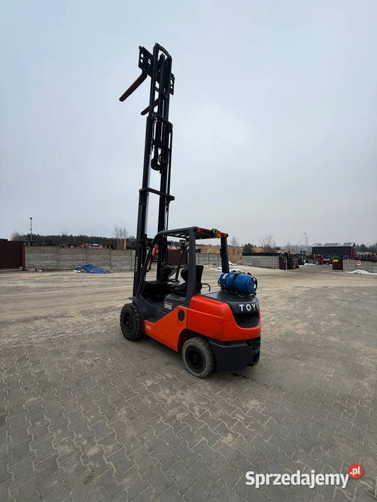 wózek widłowy TOYOTA 8FGJF35 LPG 4Y Triplex 6m łódzkie Działoszyn