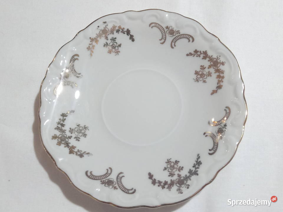 porcelanowy stary mlecznik z talerzykiem Piotrówek sprzedam