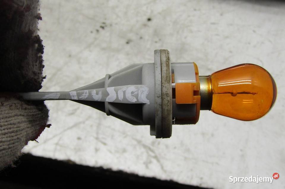 ŻARÓWKA OPRAWKA KIERUNKOWSKAZU DACIA DUSTER II