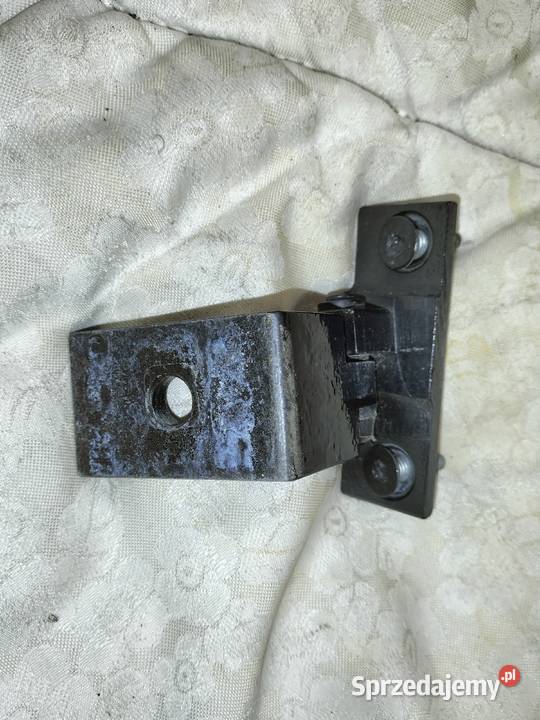 Zawias drzwi prawy przód BMW E60 E61 CARBON Zawiasy, bolce i prowadnice Poręba sprzedam