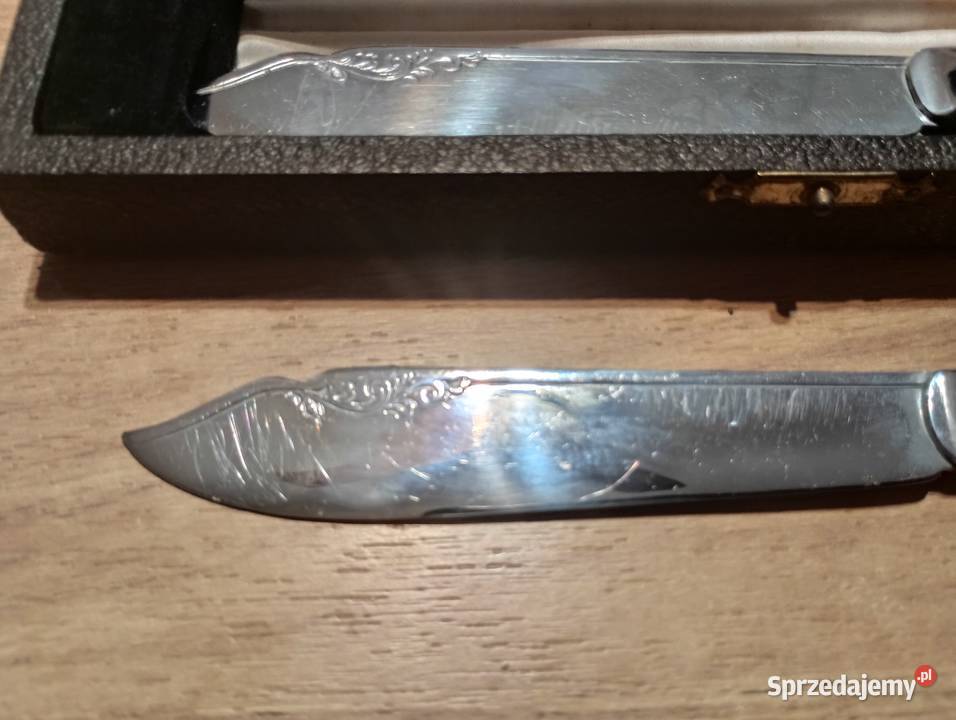 Komplet sztućców z rękojeścią z bakelitu