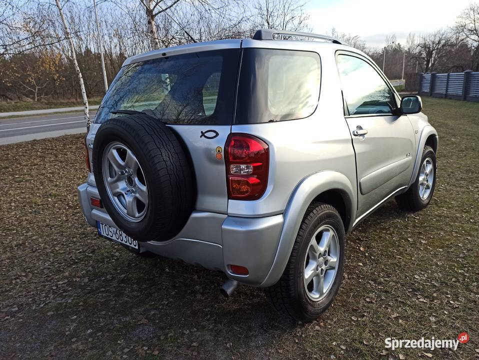 Toyotą Rav4 20 Benzyna Rok produkcji 2002 świętokrzyskie Ostrowiec Świętokrzyski sprzedam