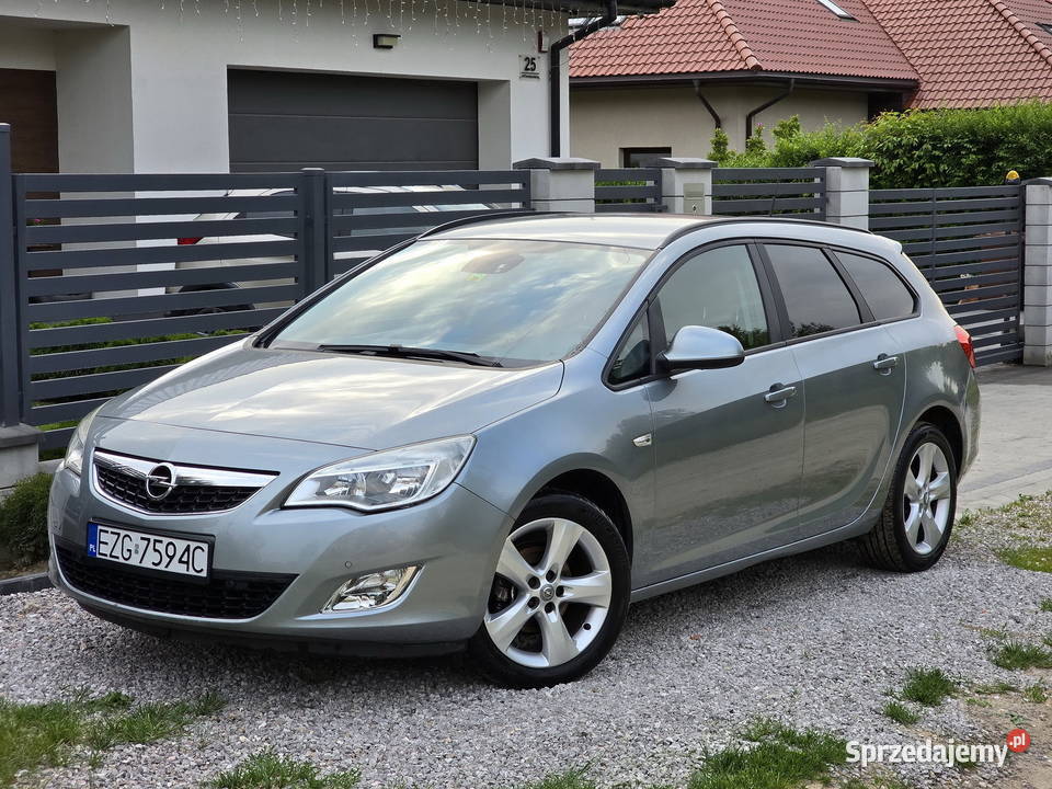 Opel Astra J Kombi 14 Turbo Enjoy 140 SZWAJCAR Zgierz