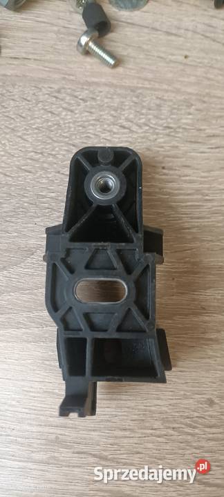 AUDI Q8 RSQ8 4M8807595 Uchwyt błotnika lewy Luzino