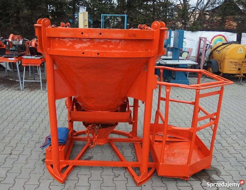 Kubeł pojemnik zbiornik do betonu 750 L podest pełny VAT Poznań