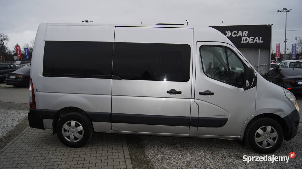 Ładny nie zmęczony pracą Warszawa