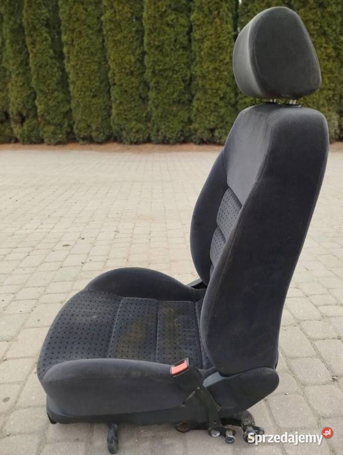 VW GOLF IV 4 5D FOTEL PASAŻERA PRAWY Pozostałe Skołoszów