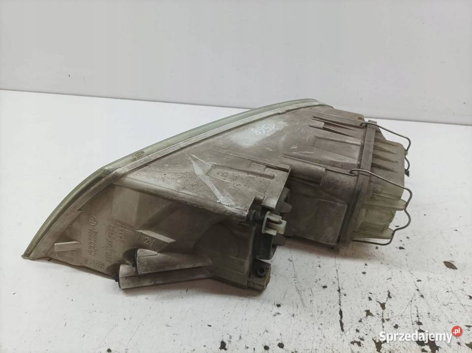 LAMPA PRZÓD PRAWA EU PRZED LIFT Skoda Octavia I