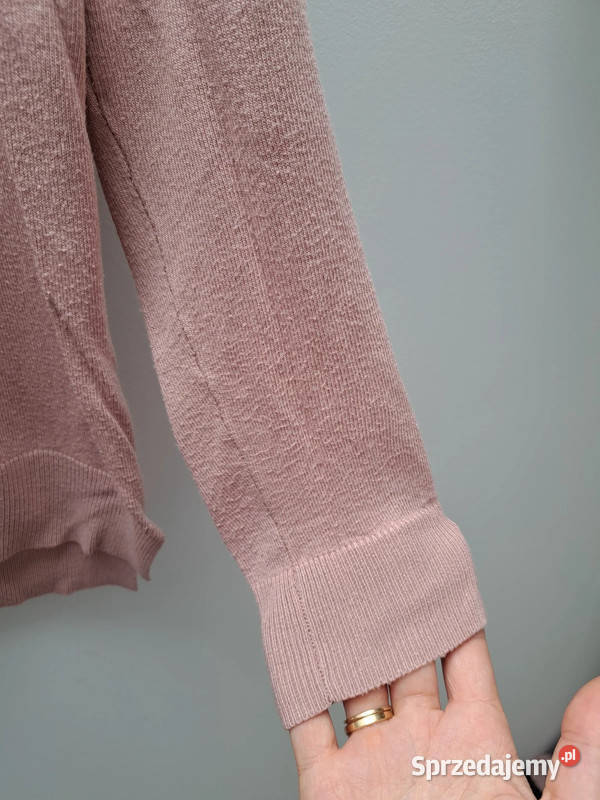 Klasyczny sweter w odcieniu pudrowego różu House Trąbki Wielkie sprzedam