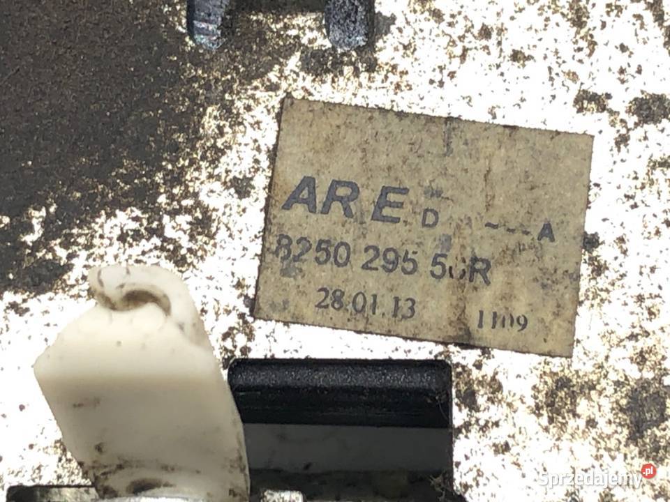 ZAMEK DRZWI PRAWY TYŁ DACIA DUSTER Hatchback