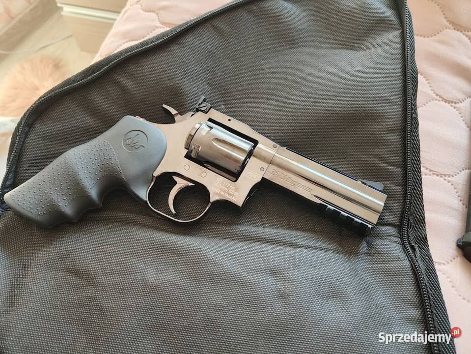DAN WESSON 357 Radom