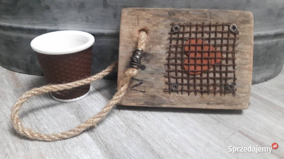 Zawieszka dekoracyjna drewniana.