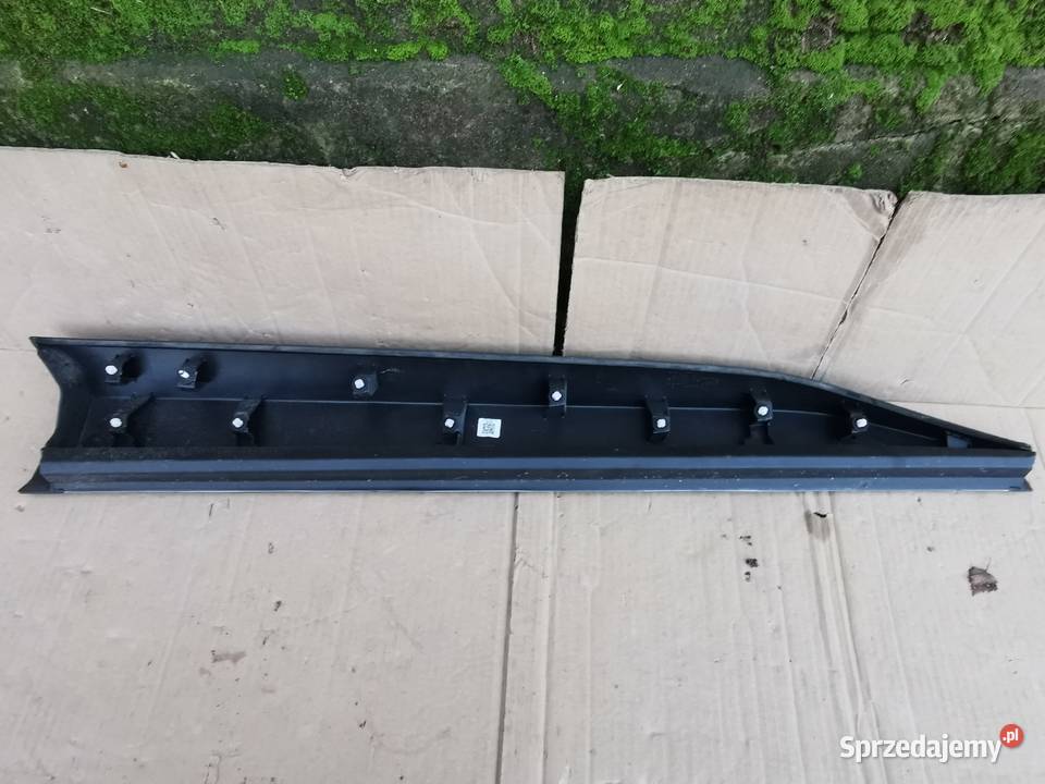 Listwa drzwi przód lewa lh toyota bZ4X Sieraków