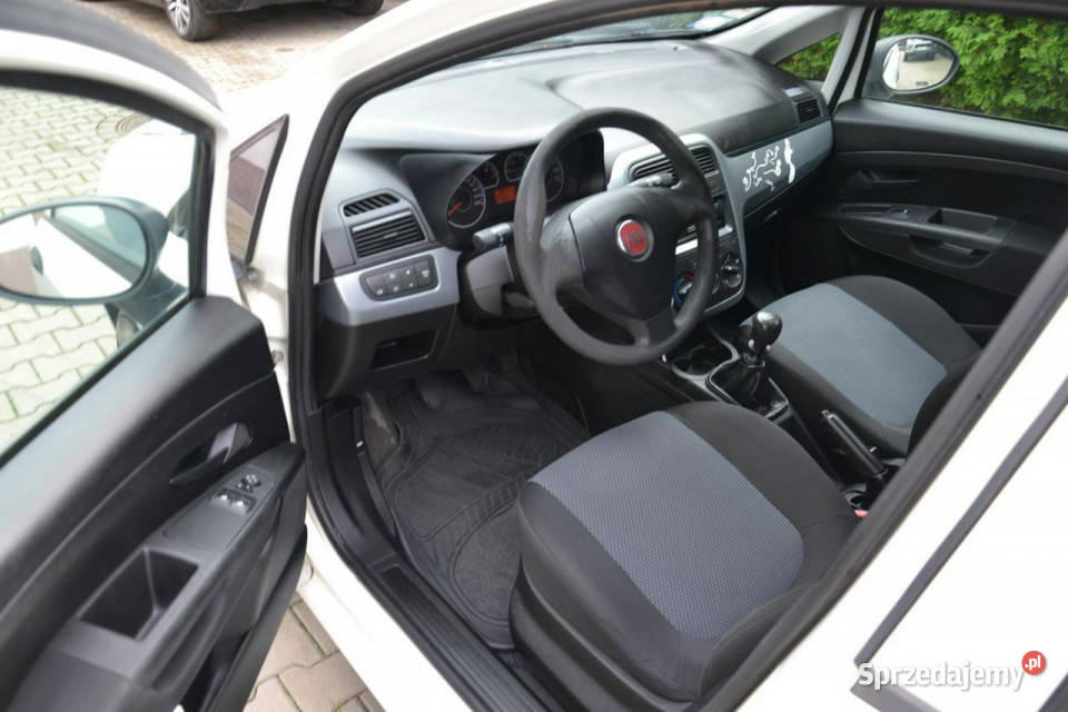 Fiat Grande Punto 12 benzyna 70 NISKI PRZEBIEG małopolskie Kęty sprzedam