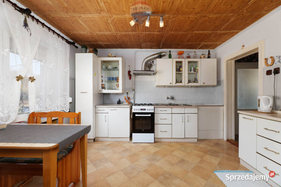 Dom z 2 mieszkaniami garaże duży teren Kobiernice