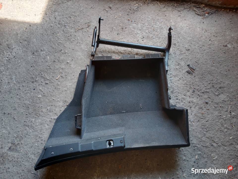 Schowek pasażera BMW E32