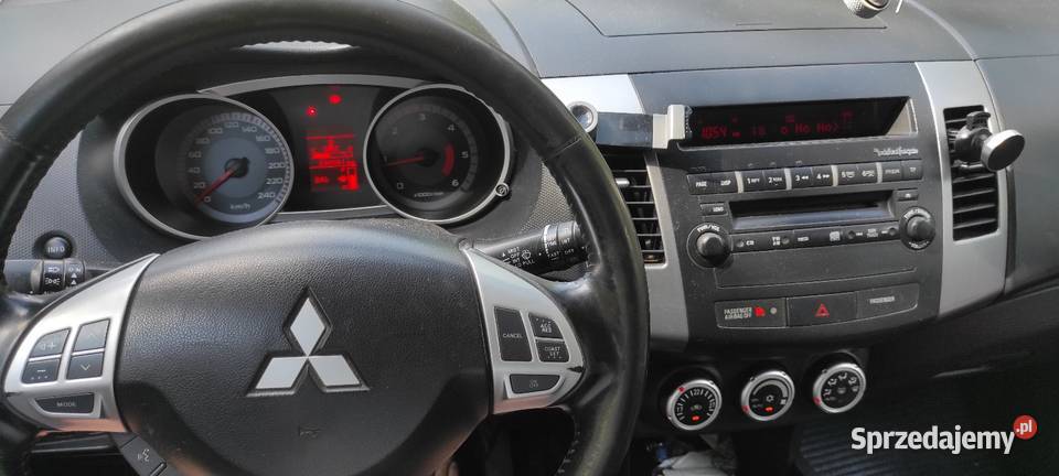 Mitsubishi Outlander II 4x4 7osobowy hak centralny zamek