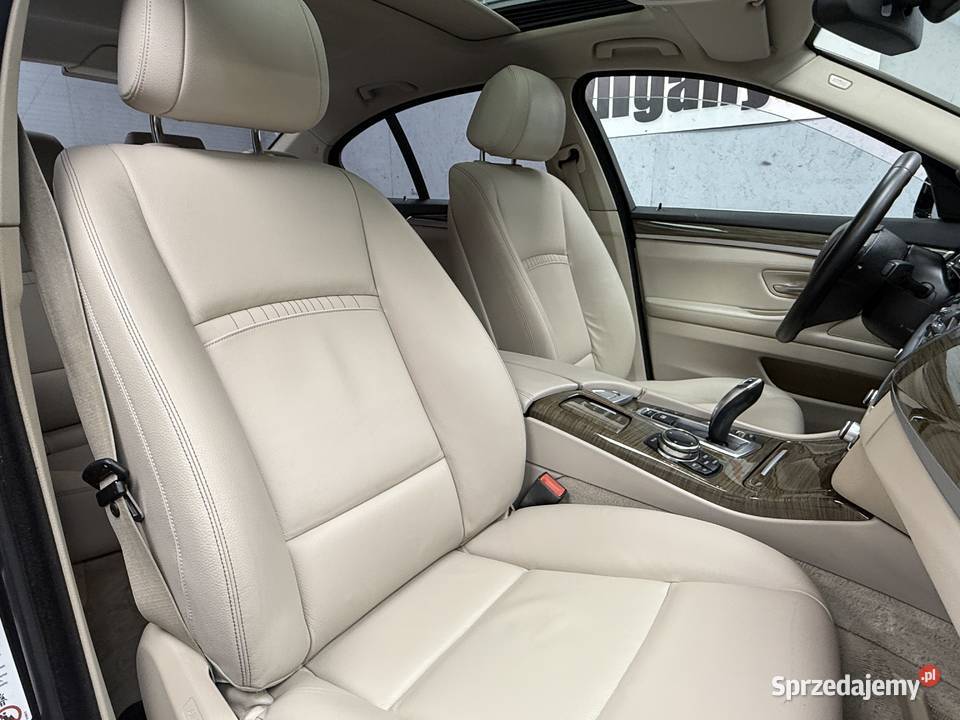 Salon Polska sedan xDrive jasne wnętrze Poznań