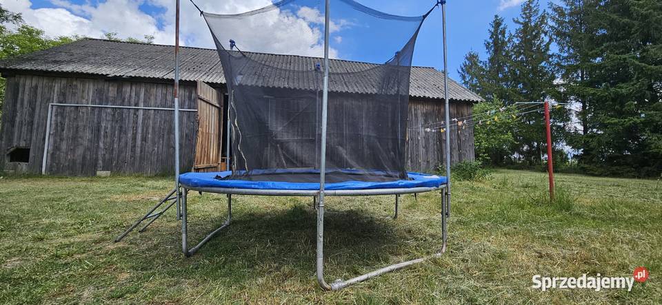 Trampolina ogrodowa z siatką i drabinką Nowy Folwark