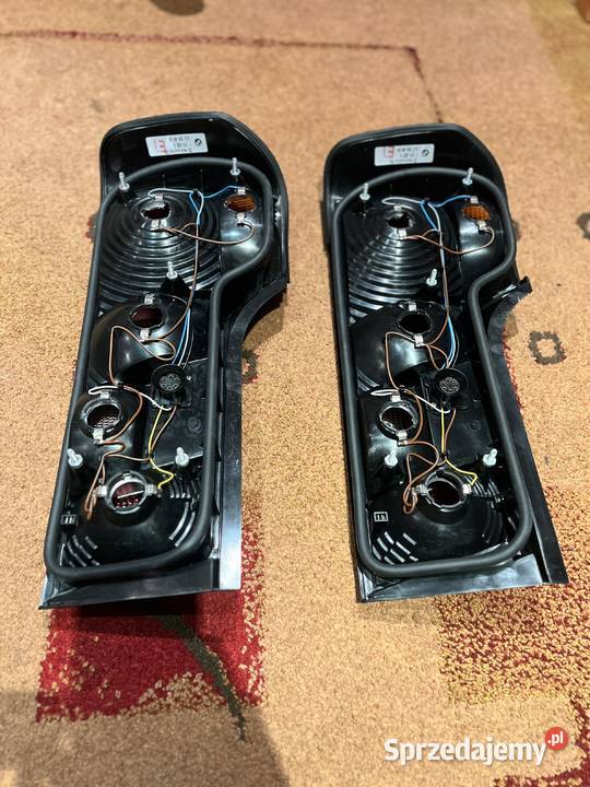 NOWA Lampa tylna prawa BMW E32 OEM ULO 63 21 1 Przeworsk