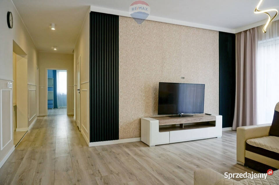 Nowoczesny wolnostojący dom 168m2 w Adamowiźnie