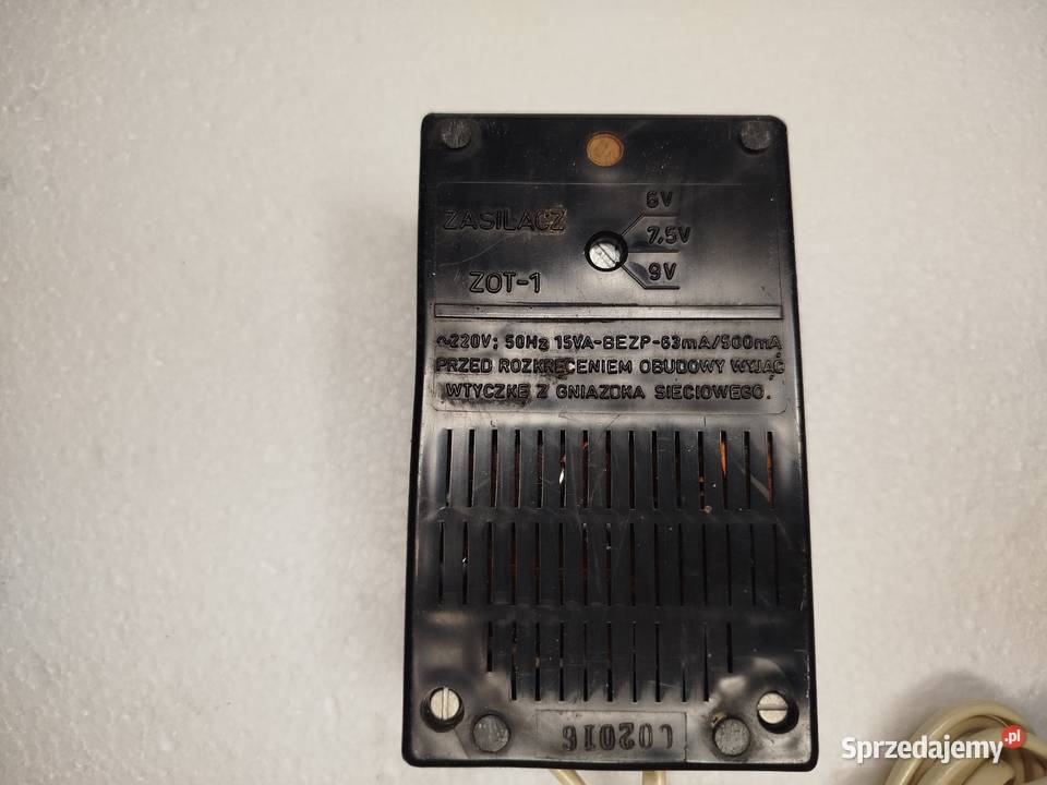 Zasilacz uniwersalny do radyjek Unitra ELSIN 6V sprzedam