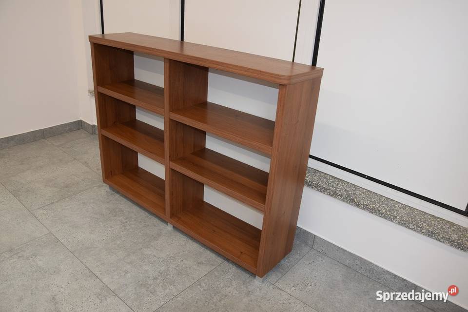 regał z półkami w stanie Olsztyn
