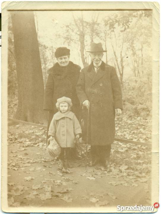 Stare zdjęcie fotografia rodzina dziadek babcia
