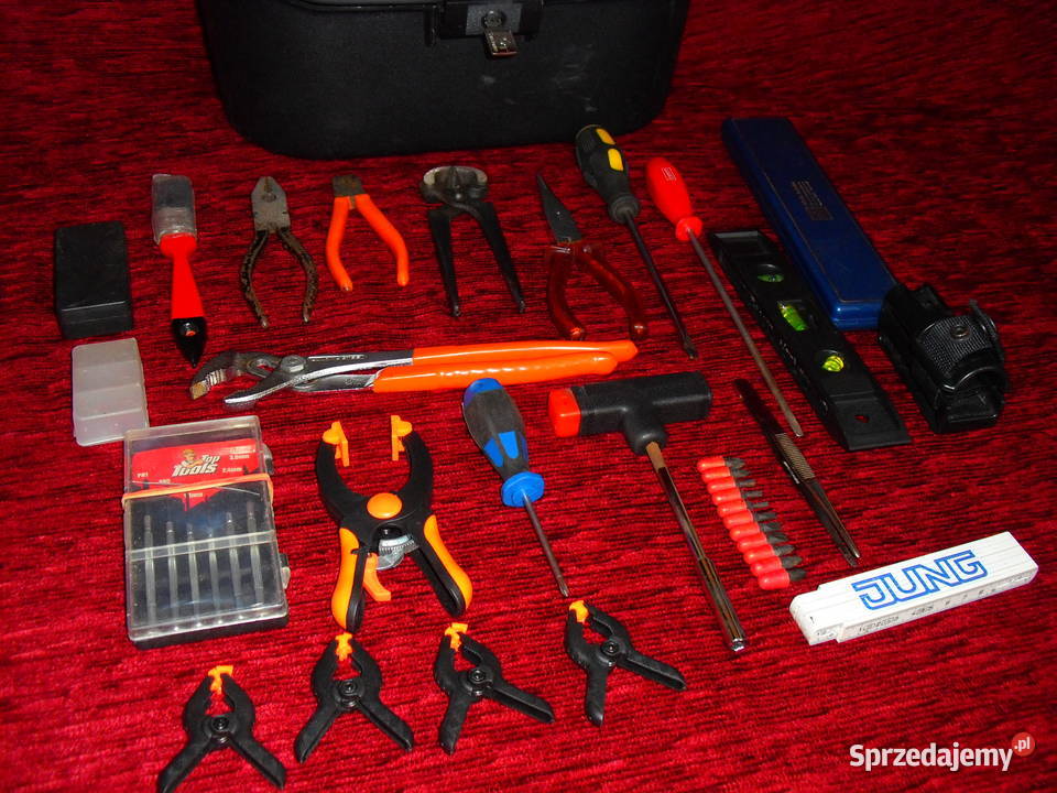 Zestaw narzędzi we francuskim kufrze Bielawa