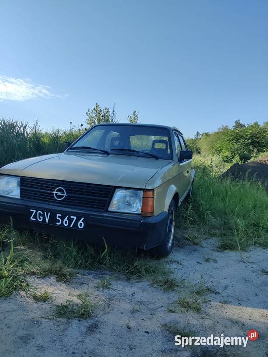 OPEL Kadett   " D" 1983r