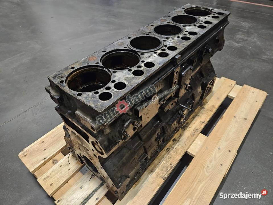 Blok silnika Massey Frguson 8690 8680 8670 8660 Byków